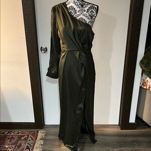 Elegant One-Shoulder Green Dress